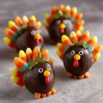 Here's How You Can Make Chocolate Turkeys Easily! 3 Here's How You Can Make Chocolate Turkeys Out of Strawberries For The Cutest Thanksgiving Dessert